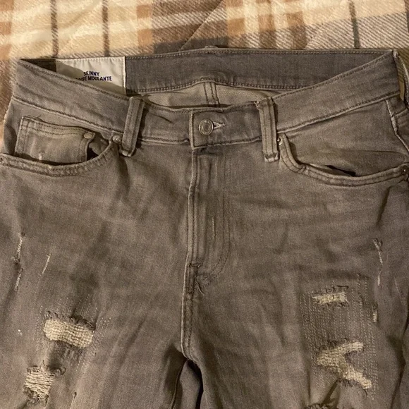 Skinny Grey Ripped Denim - Picture 4 of 6